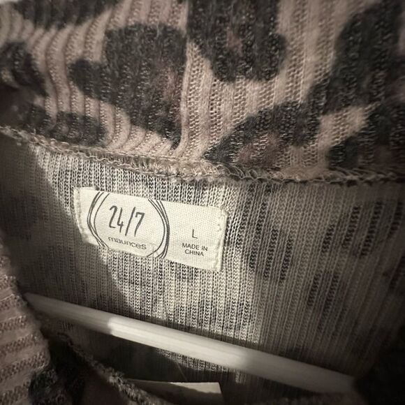 NWT Maurices 24/7 Animal Print Leopard long sleeve Top - Large - Picture 3 of 5